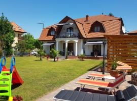 Gabi Apartmanház, hotel a Napfény-part környékén Balatonlellén