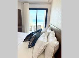 Superbe appartement en front de mer haut standing – hotel w mieście Kenitra