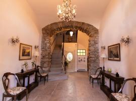 Palazzo Cantarella Stella Cilento, cheap hotel in Stella Cilento