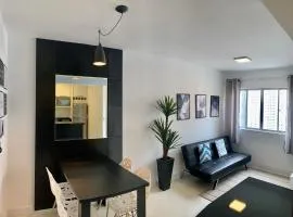 1103- Apartamento Encantador, amplo e decorado, mobiliario moderno, cozinha completa com utensílios , Excelente vista da cidade e localização privelegiada no bairro Bigorrilho