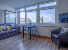 Ocean View - 1 Bedroom Apartment - Saundersfoot, hotel u gradu Sondersfut