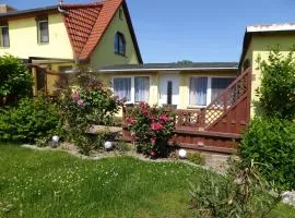 Bungalow in Zweedorf mit Liegewiese