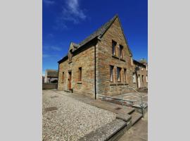 Angus House, 2 Bedroom House, Thurso, NC500 Route, holiday home in Thurso
