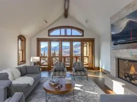 Luxurious Ski-InandSki-Out Telluride Penthouse!