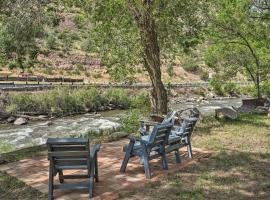 Cotopaxi Escape with Game Room on Arkansas River!, hotel di Cotopaxi