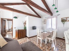 Colombina Like at home 3 bedrooms fully equipped air conditioned, hotel with parking in Venice