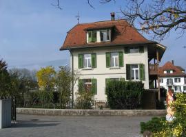 Zimmer Solothurn Doppelbett, hotel u gradu Luterbach