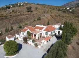 Finca Mulo Arriba, casa en Canillas de Aceituno