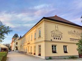 Zamecky Hotel Lednice – hotel w mieście Lednice