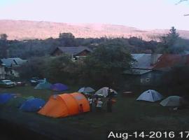 camping aviator, numai TEREN, campare pentru rulote autorulote PERSONALE, Campingul nu are rulote !!! Busteni: Buşteni şehrinde bir otel