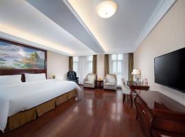 Vienna Hotel Chongqing Chuangyi Park, 4-stjernershotell i Shiping