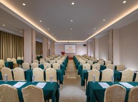 Vienna Hotel Shenzhen Fuyong Village, hotel v destinaci Fenghuangwei