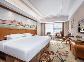 Vienna International Hotel Xinyang Yangshan New District
