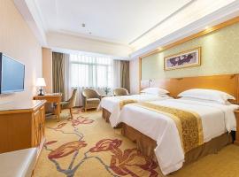 Vienna Hotel Shenzhen View Lake Park, hotel v destinaci Bao'an