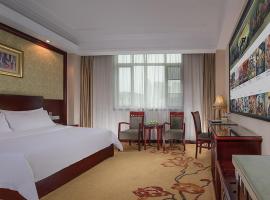 Vienna Hotel Zhongkai Road Branch, hotelli kohteessa Huizhou alueella Huicheng
