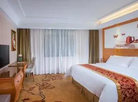 Vienna Hotel Shenzhen Gongming Huafa North Road