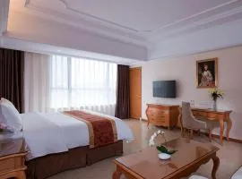 Vienna International Hotel Guangdong Yangjiang Zapo Travel Avenue