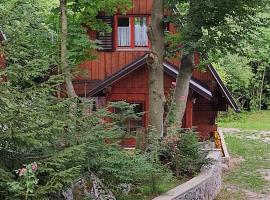 Kuća za odmor "Med Strmci"、Zlobinのシャレー