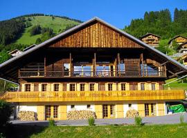 Appartement de 2 chambres avec jardin amenage et wifi a Chatel, hotel with pools in Châtel