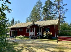 Lepikko - Helppoa majoitusta, Easy accommodation: Alajärvi şehrinde bir otoparklı otel