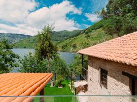 Casa Escondida Aveiga, hotel di Chantada