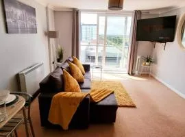 ⭑ Staywelcome- Stylish Apartment Near Heathrow, Skyline Views ⭑