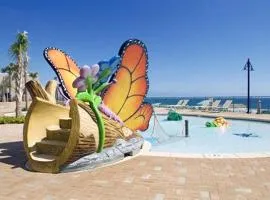 Snowbirds are welcome 2,600 a month Laketown Wharf Resort 2 and 3 flrs