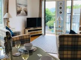 Riverside View Apartment in Balloch, Loch Lomond