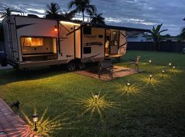 Cozy Camper，邁阿密的露營地