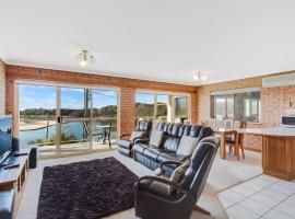 Grand Pacific 2 Unit 2 - Ground Floor, hotel in Narooma