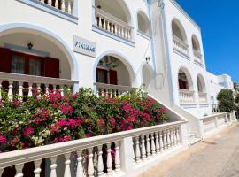 Finikas Santorini, hotel v destinaci Kamari