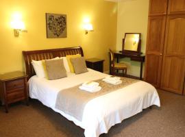 St George's Lodge, Bisley, motel en Brookwood