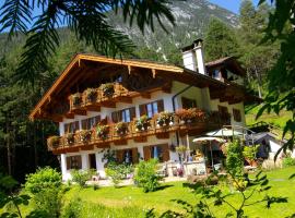 Gästehaus Arnspitzblick, penzion v destinaci Scharnitz