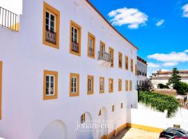 Noble House Essence Évora - by Unlock Hotels, hotel i Évora