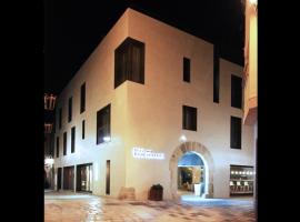 Hotel Raval de la Mar, hotel near Reus Airport - REU, 