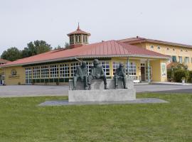 Viesnīca Björkbackens Karaktärshotell pilsētā Vimerbija, netālu no apskates objekta tematiskais atrakciju parks Astrid Lindgren's World