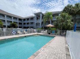 Our Naples Hideaway, hotel near Delnor-Wiggins Pass State Park, Naples