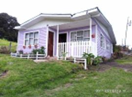 Casa Chicua, hotel cerca de Bosque Prusia, Sabanilla