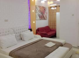 HOTEL TOUR EIFFEL BENIN, hotel v destinaci Porto-Novo