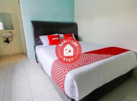 SUPER OYO 3493 Nami House, hotel con parcheggio a Medan