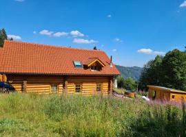 Luxus-Ferienhaus Blockhaus Chalet Nr 2 Toplage am Feldberg mit Sauna, Outdoor-Hottub, Kamin auf 1300m üM, hotel in Feldberg