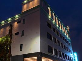 Weifeng Boutique Business Hotel - Zhanqian Branch, hotel in Pingtung City