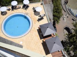 Madeira Regency Cliff - Adults Only, hotel ve Funchalu