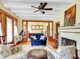 Mountain View Victorian with Convenient Location and Lots of Space tp Play farmhouse