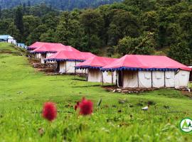 Chopta Mount Holiday Camp & Resort、Ukhimathのラグジュアリーテント