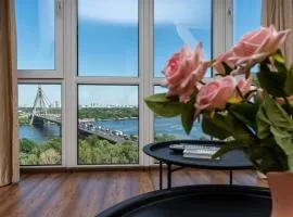 Apartments with crazy panoramic view of the Dniepr