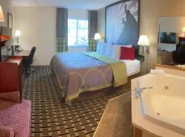 Super 8 by Wyndham Chisago City