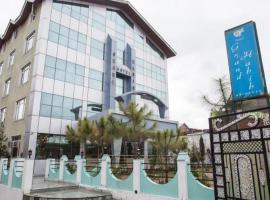 Hotel Grand Habib, hotel in Raj Bagh, Srinagar