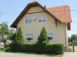 Gitta apartman Lesenceistvánd