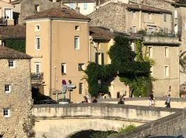 La Maison du Pont Romain